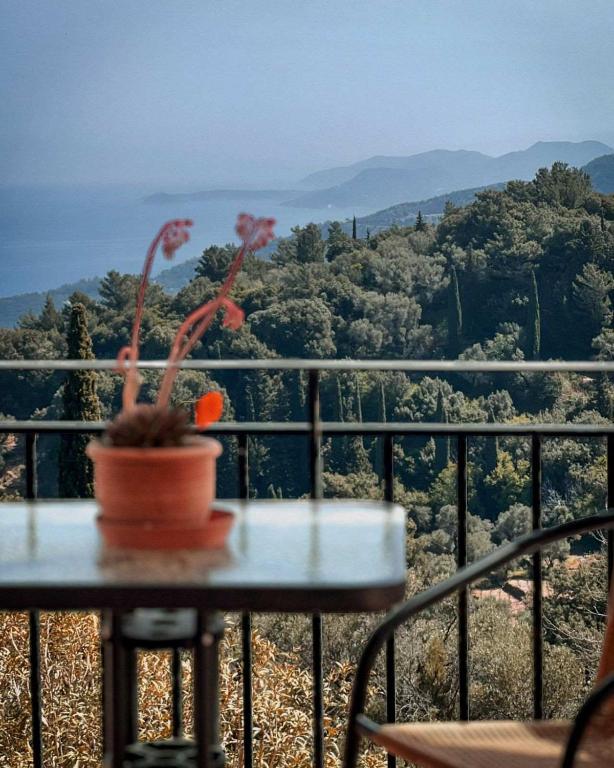 Akros-cottage on mountain- ground floor, Stavrinídes