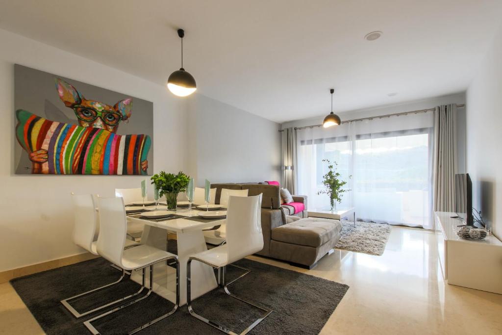 2-bed apt in Capanes del Golf, Benahavís