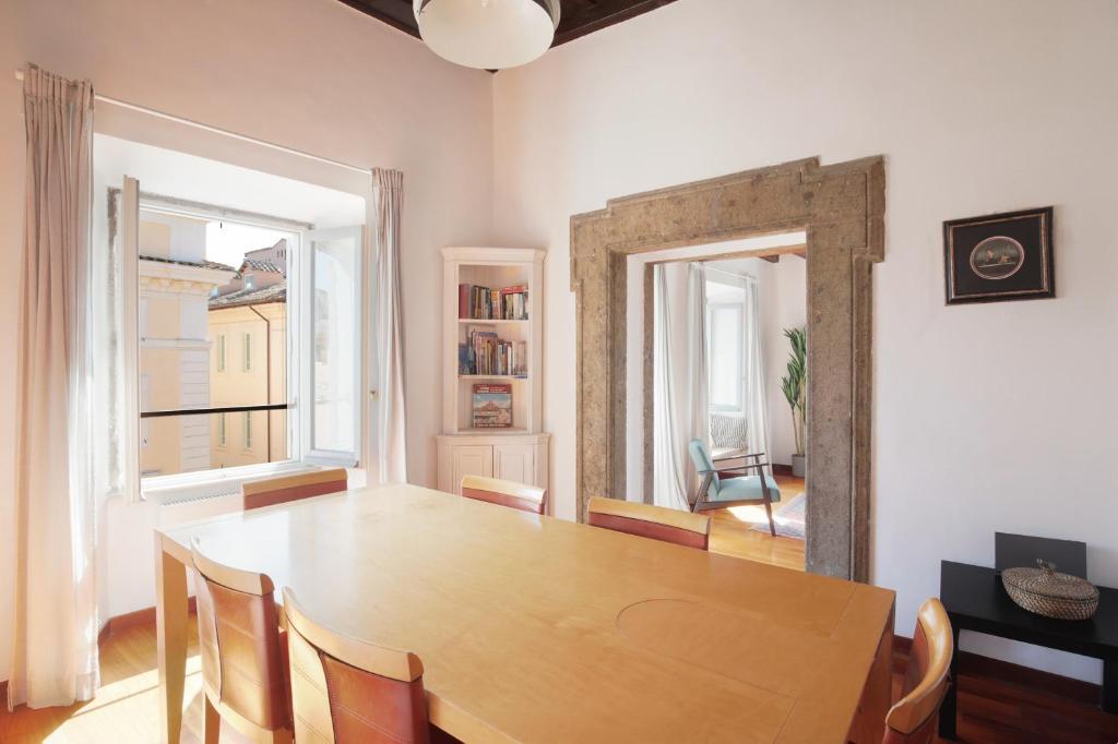 Farnese Apartment 1870 - 4