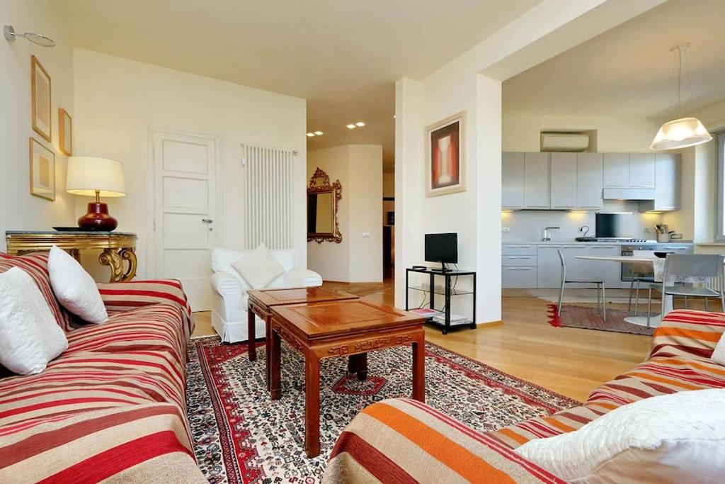 Saint Peter's Bright Apartment | Romeloft - 4