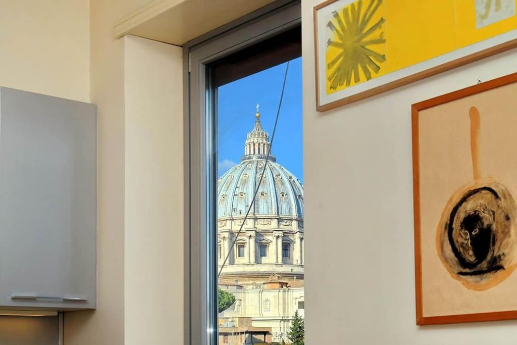 Saint Peter's Bright Apartment | Romeloft - 5