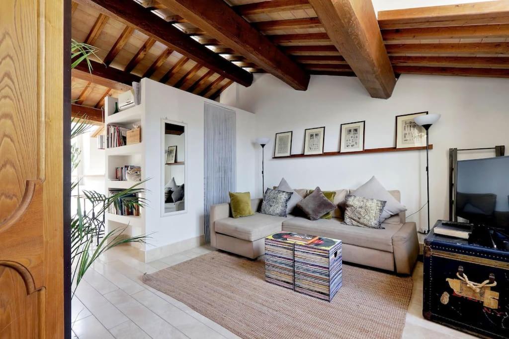 Pantheon Stylish Attic - 2