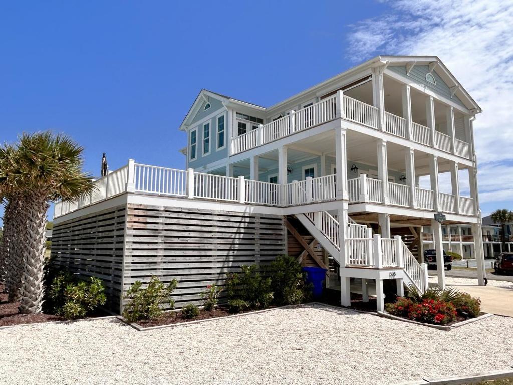 Starboard Side, Oak Island