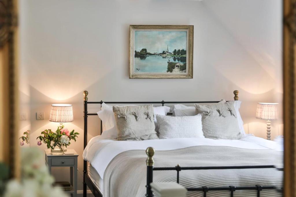 Cotswold Luxury Coach House near Cheltenham - dog-friendly couples retreat