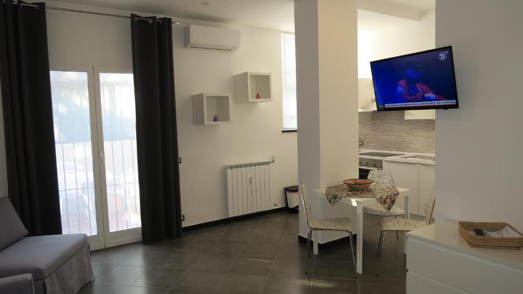 Karina, to the beach with terrace and private parking - 4