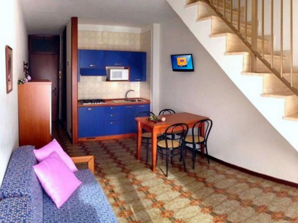 Elegant two story apartment near the beach - 2