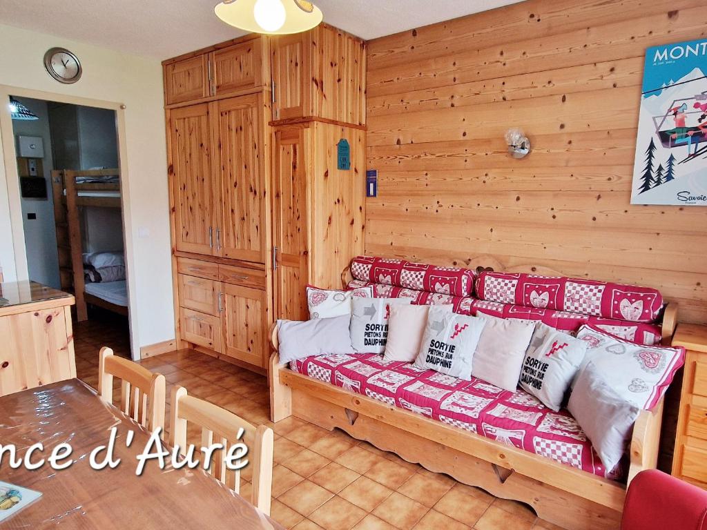 Appartement charmant 46m² pour 6 pers, proche pistes et commerces, balcon exposé Est - FR-1-755-13 - 2