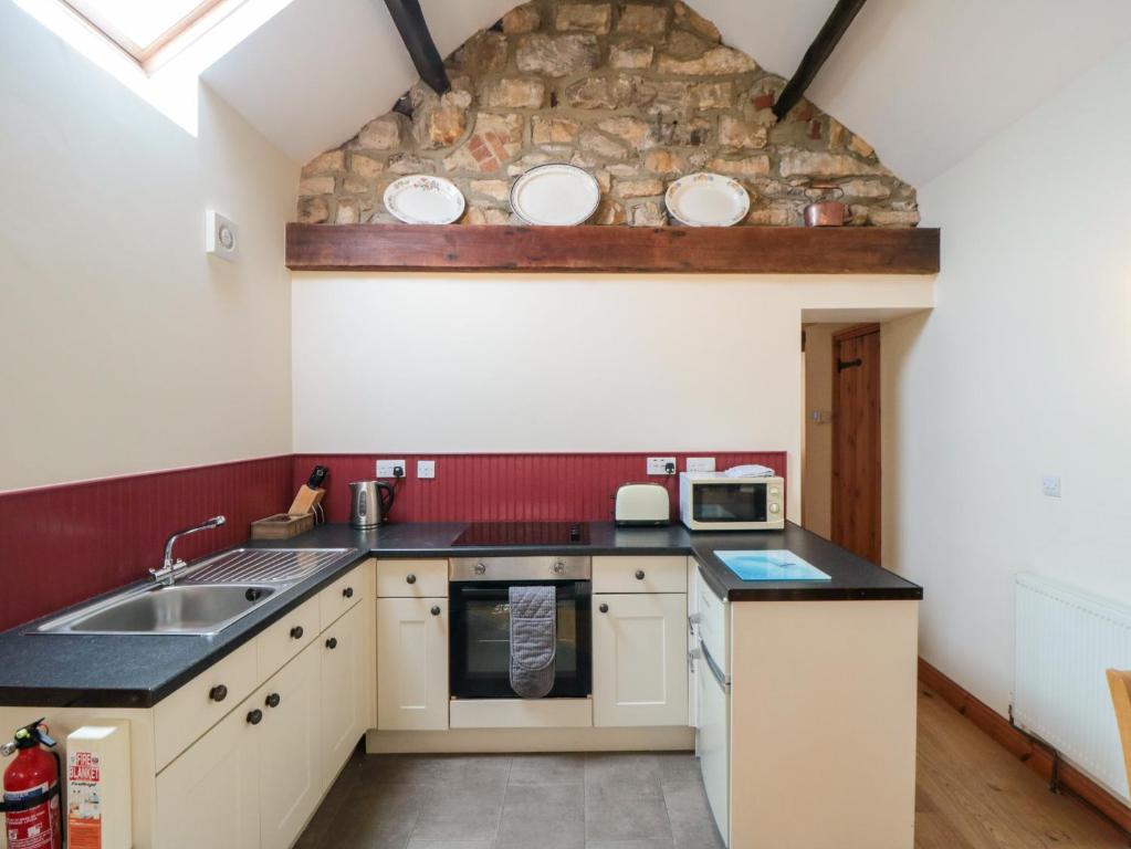 Barn Cottage, Whitby photo 6