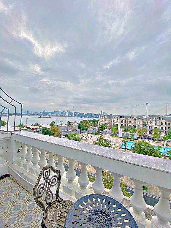 Blue Diamond Hotel