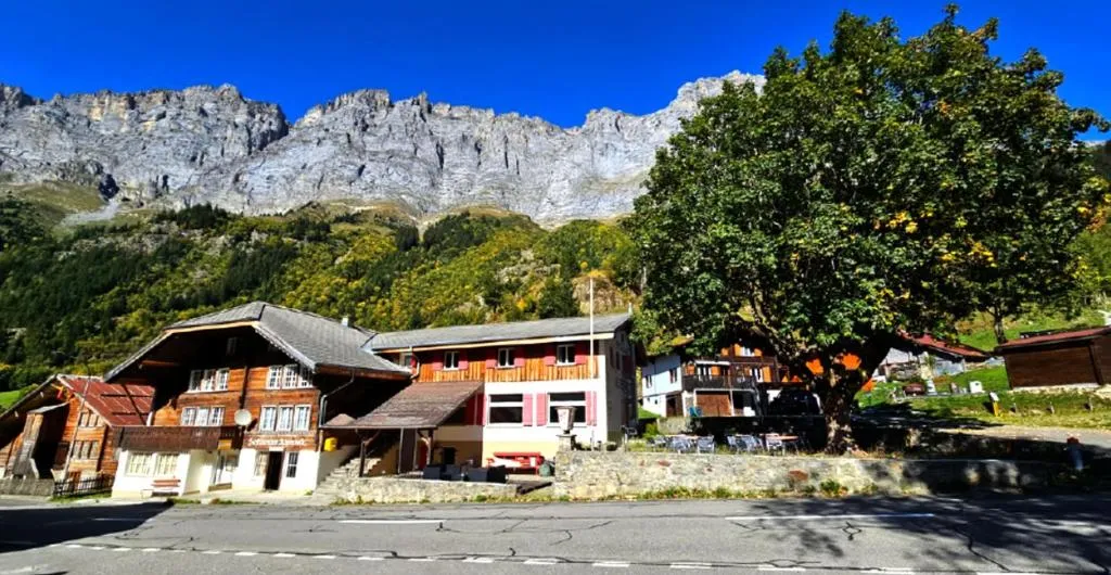 Gadmen Alpenrose, Switzerland, hotel in Gadmen