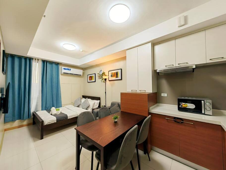 1BR Condotel Suite at Sunshine100 City Plaza #SS02, Manila