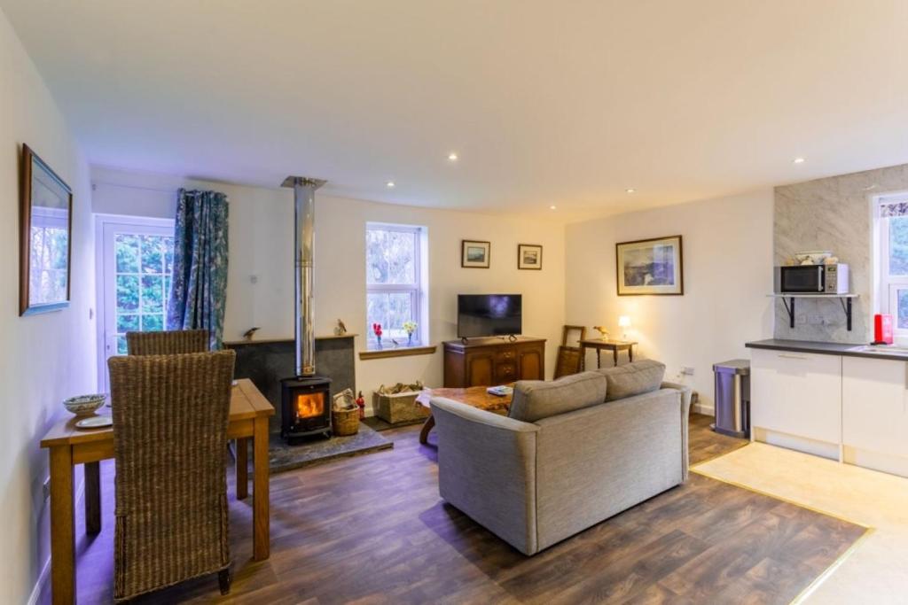 The Bungalow - Ardullie Lodge photo 2