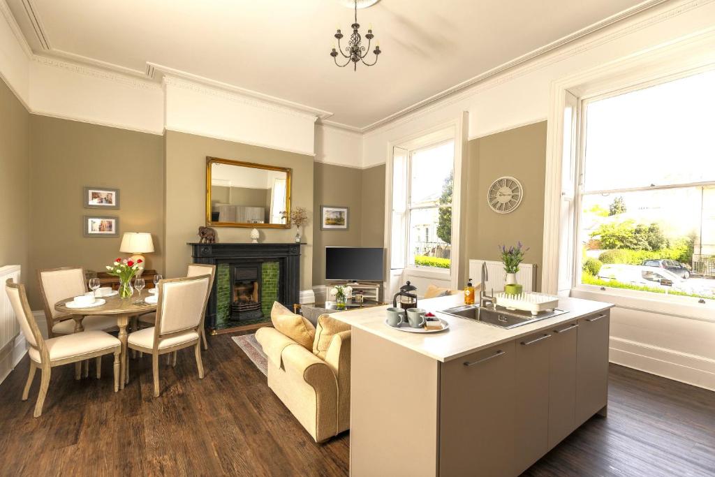 Elizabeth House 1 - By Luxury Apartments, Cheltenham