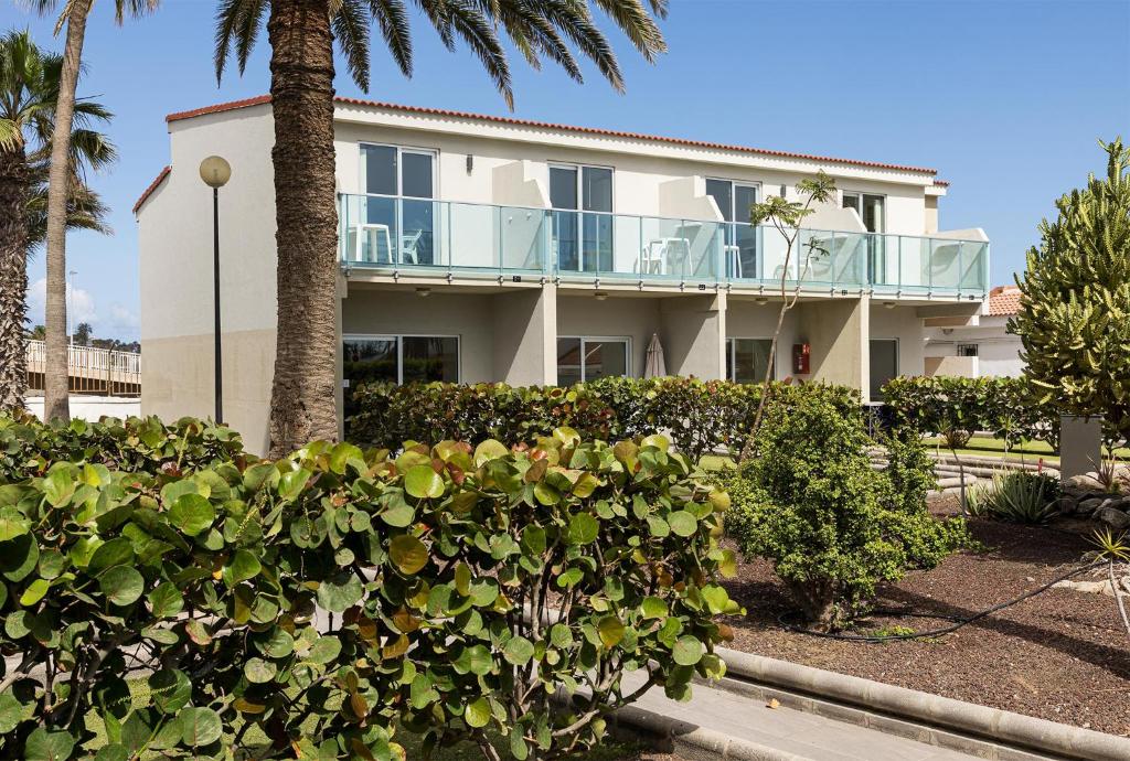 Smartr Maspalomas Corinto — Hotel building in Playa del Ingles, Canary Islands