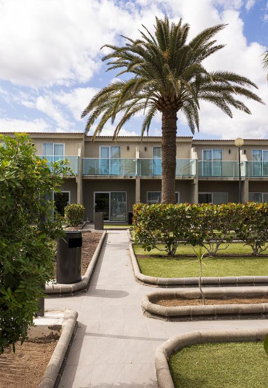 Smartr Maspalomas Corinto — Hotel building in Playa del Ingles, Canary Islands