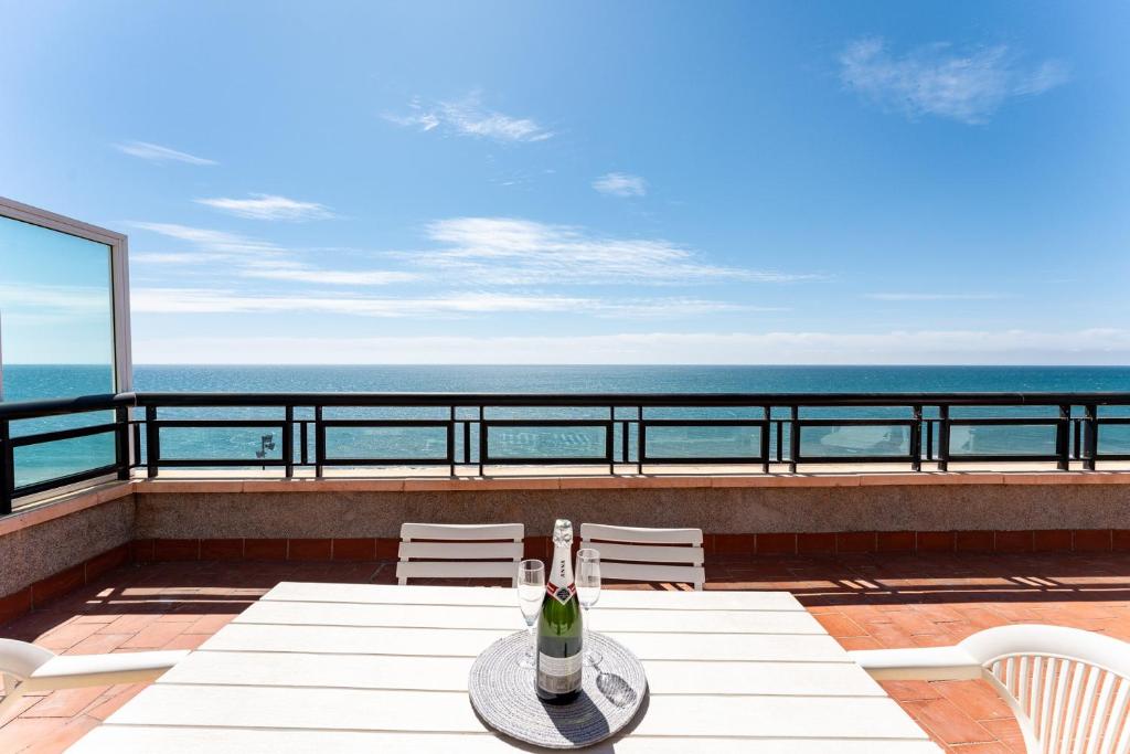 Malagasuite Seaside Penthouse with 2 Car Parking - 5