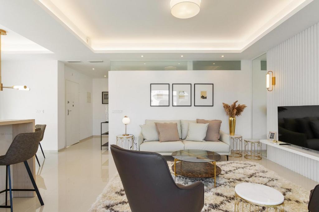 PLATINUM EXCELLENT PENTHOUSE x - 5