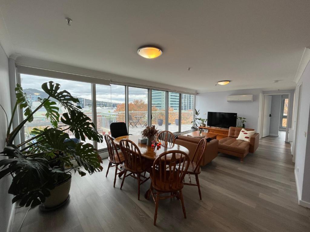 Private room with ensuite in the CBD, Canberra