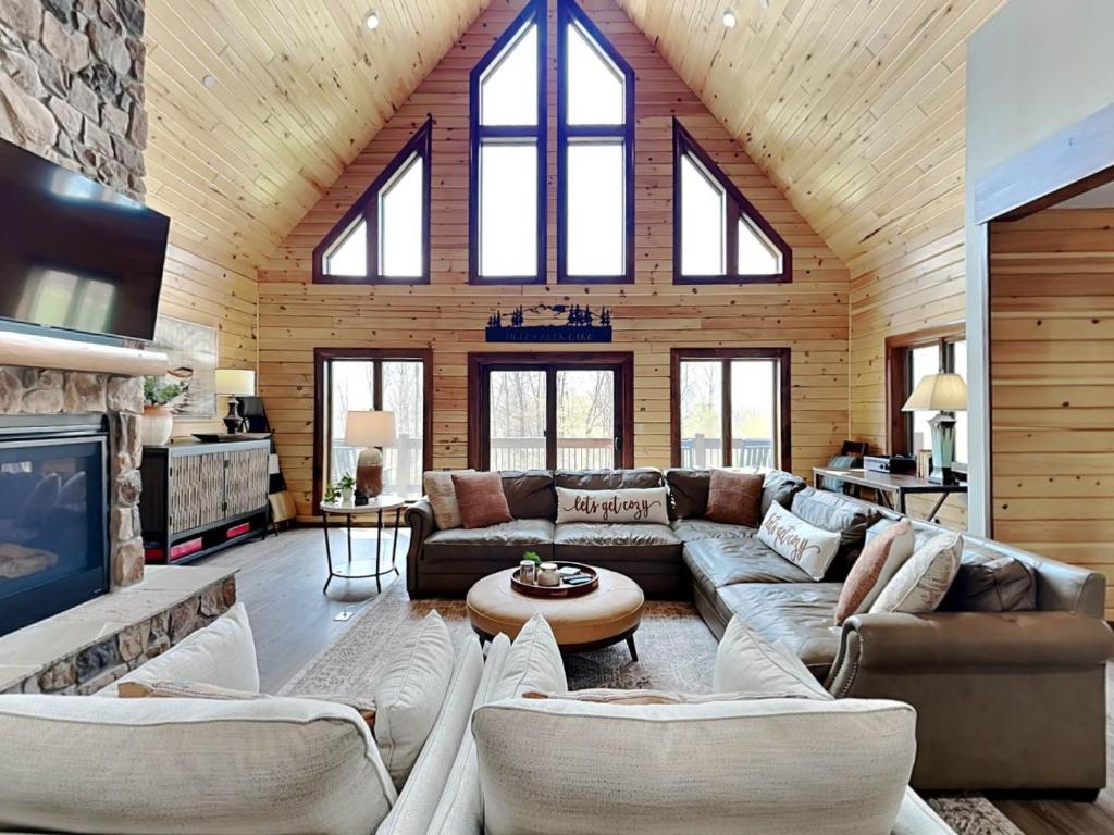 Falcons Landing, McHenry