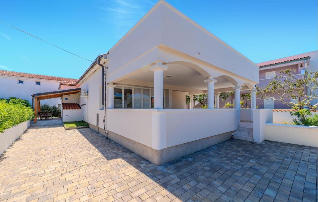 Cozy Apartment In Vir With Wifi, Vir