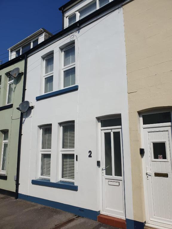 4 Bedroom House, Weymouth photo 5
