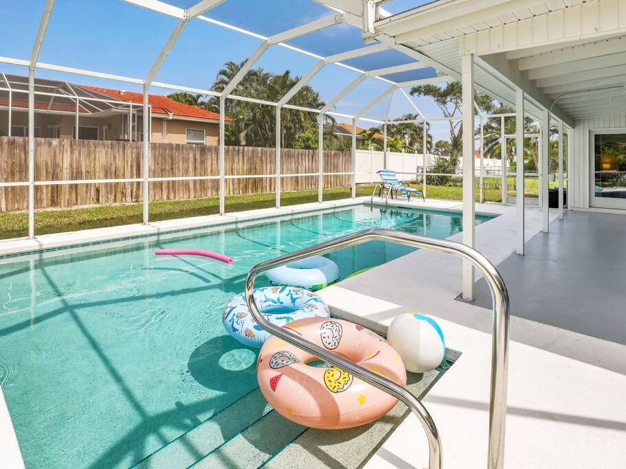 ELEVATED 1152 - Serene Family friendly 4 bed pool home, Marco Island