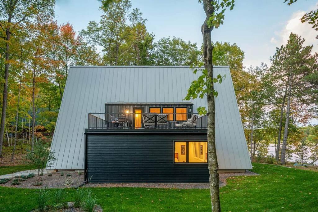 Serenity in Style: A-Frame Escape by Lake Noire, Oakwood