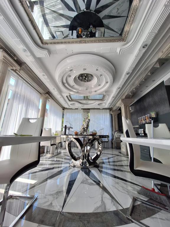 Vila Lemic Postojna 9