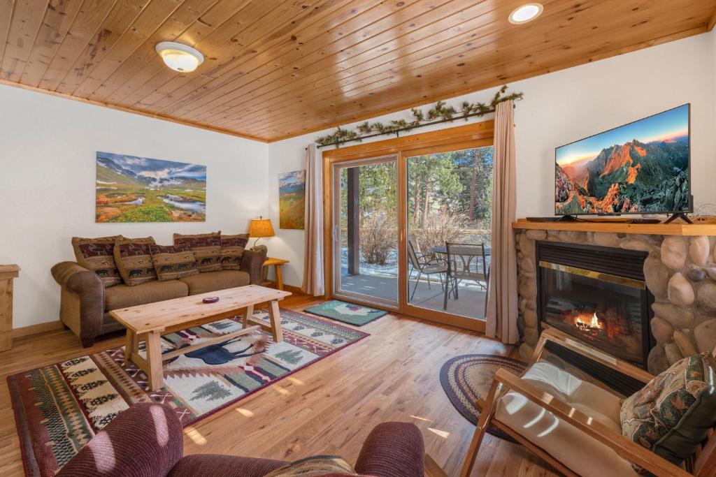 Bugle Pointe B06 by Estes Park Condos, Estes Park