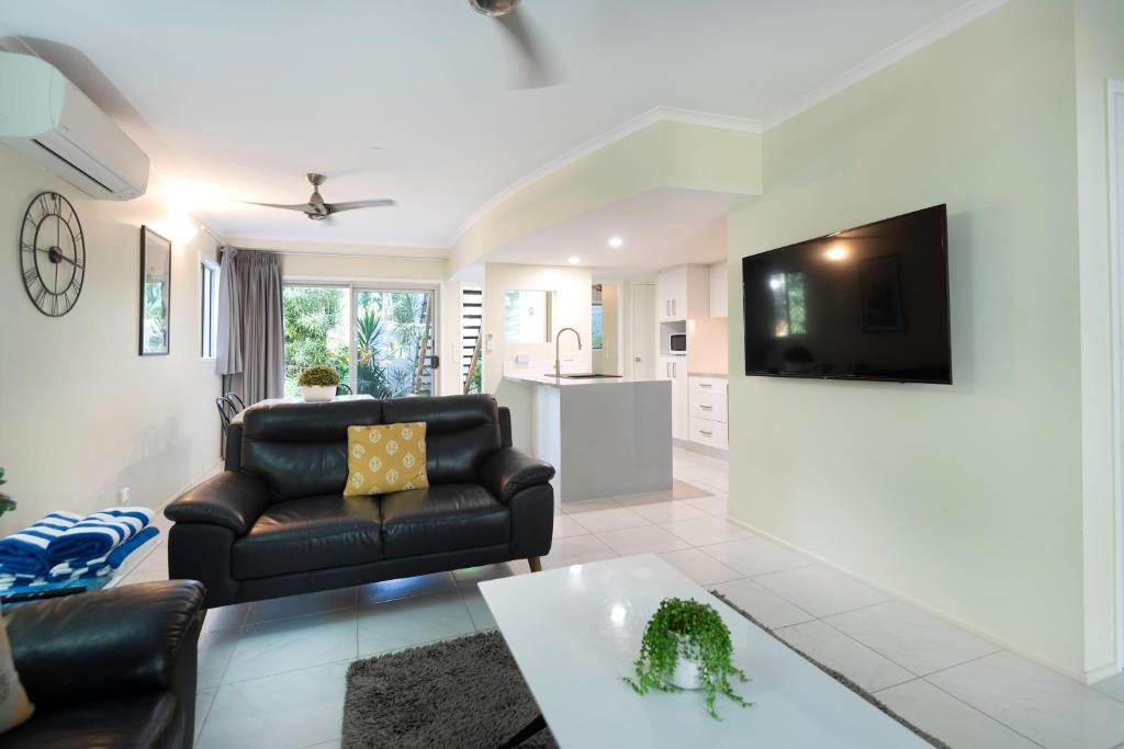 Cairns Marlin Cove Holiday Resort room