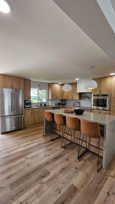 Hoʻonānea I Loko Kailua, Kailua