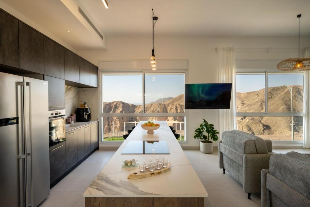 Mountain And Sea View - Penthouse with private pool, Eilat