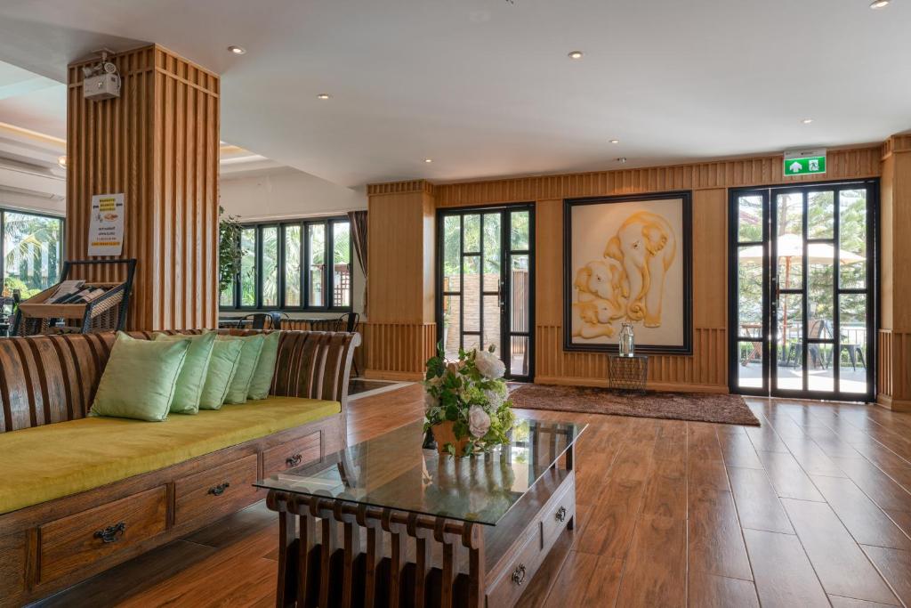 Lobby, Golden Foyer Suvarnabhumi Airport Hotel in Bangkok