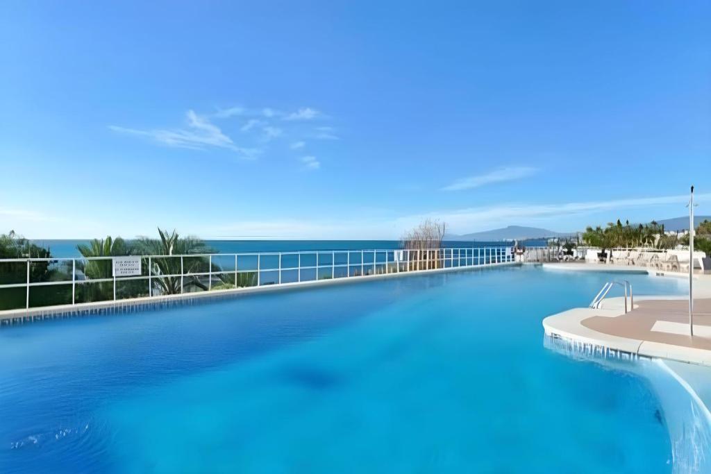 Stunning unobstructed 180 degree sea view apartment with 100 square meters terrace - Costa del Sol - Estepona- Long Term - 2
