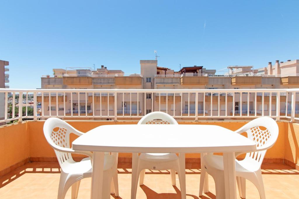 Global Vacacional, Apartamento con terraza de 70m y piscina en Canet de Berenguer - 3