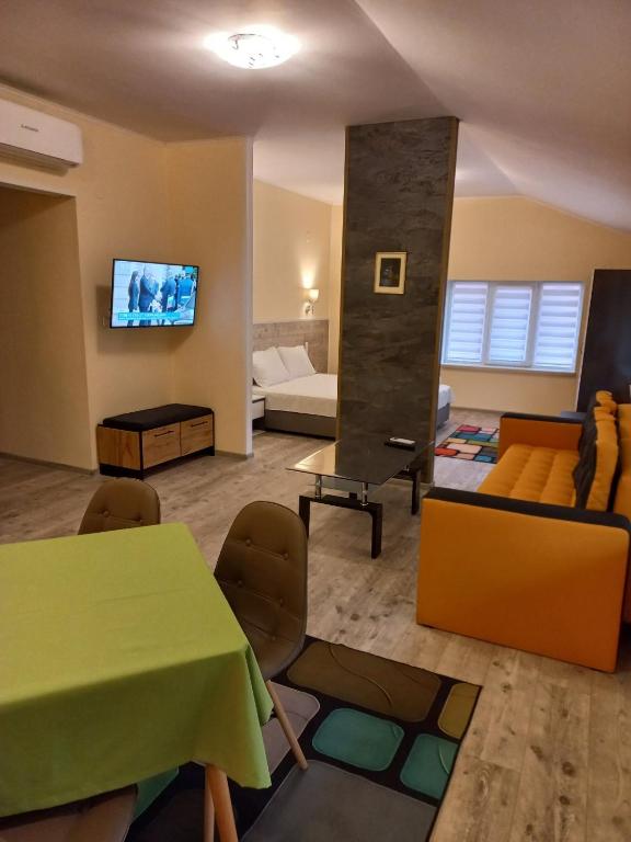 стаи за гости TODA, Trojan