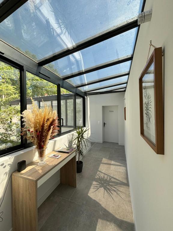 Chez Oma I 1 appartement indépendant OPI I 3 chambres privatives avec salle d eau et salon commun cuisine commune WC commun patio commun - 1