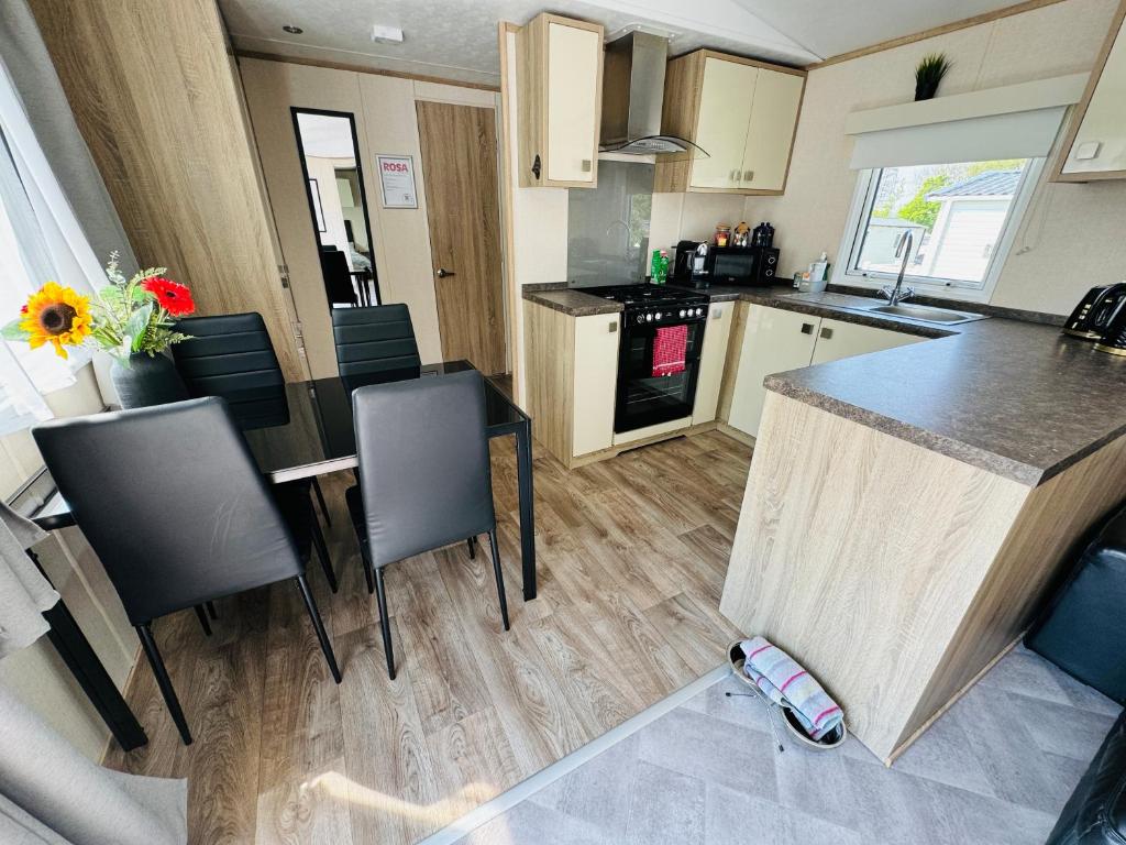 Rosa - Bournemouth Holiday Home photo 5