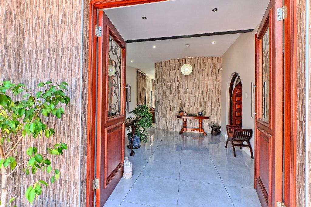 Escape to serenity, Four Ways