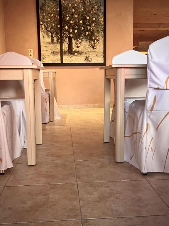 Hotel Coral — Restaurant & bars in Roda, Ionian Islands