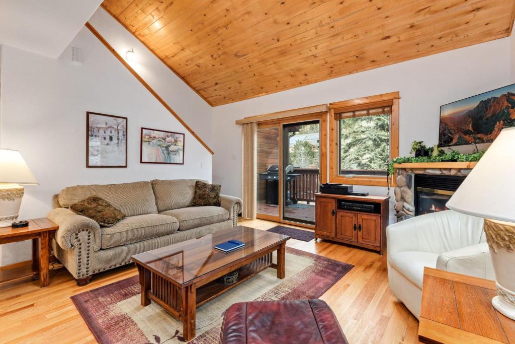 Bugle Pointe A11 by Estes Park Condos, Estes Park