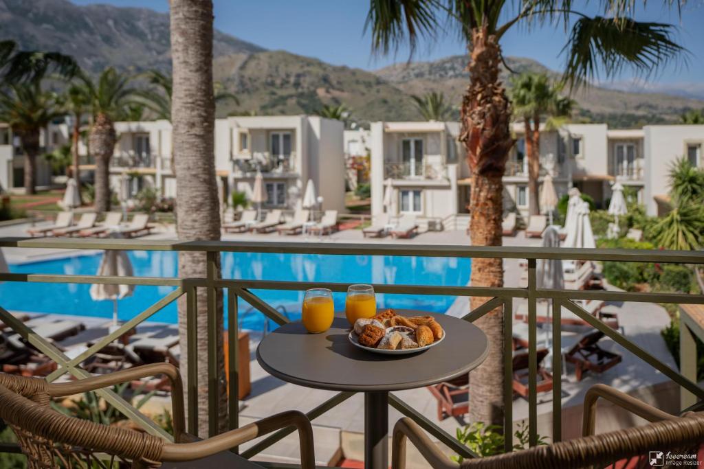 Georgioupolis Resort & Aqua Park — Swimming pool in Georgioupolis