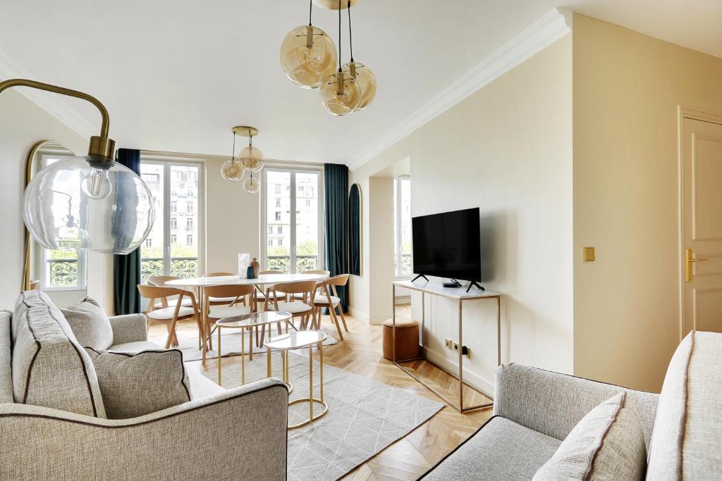 Pick A Flat's Apartment in Invalides - Avenue de Breteuil - 1
