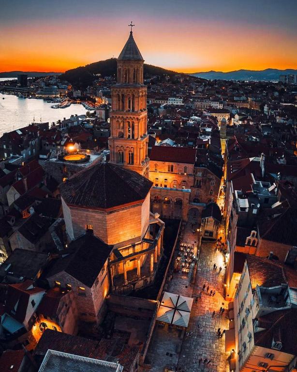 Scaletta Split, Split