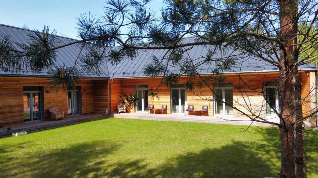 Miško Santorija, Ažuluokesa