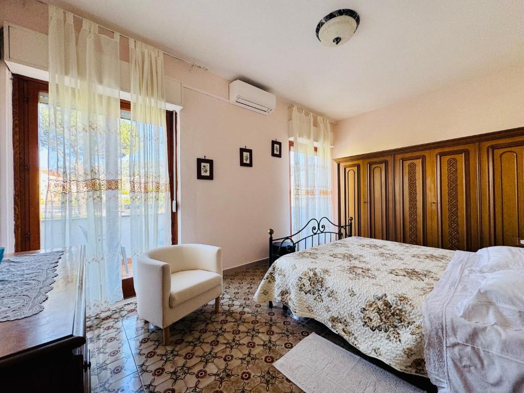 Angelina Apt, Piano di Sorrento