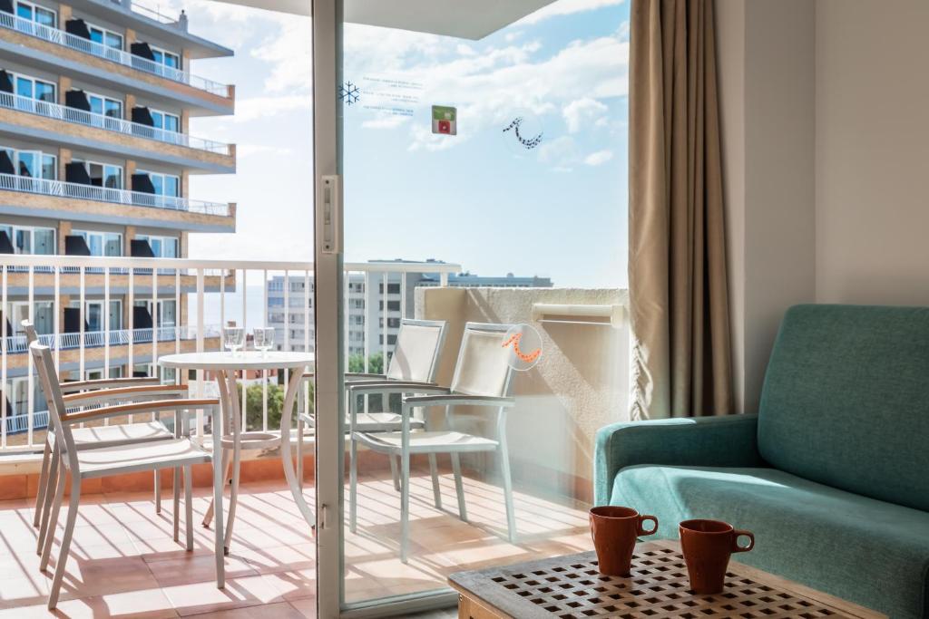 Apartamentos Vistasol — Hotel rooms in Magaluf, Balearic Islands