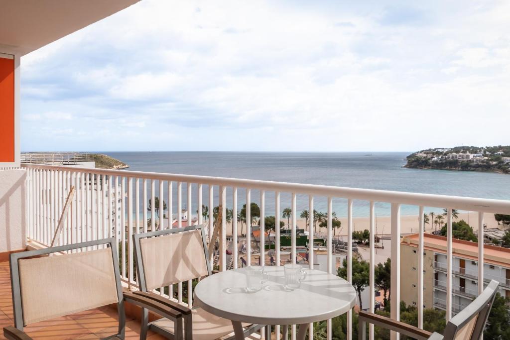 Apartamentos Vistasol — Hotel rooms in Magaluf, Balearic Islands