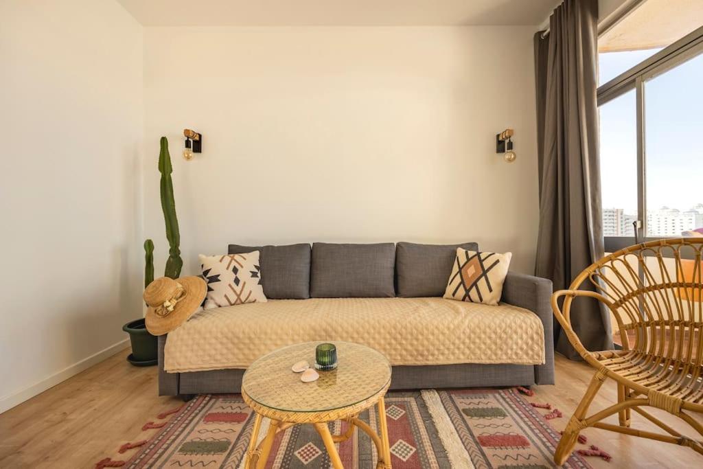 Boho 2nd line Beach apartment, Portimão