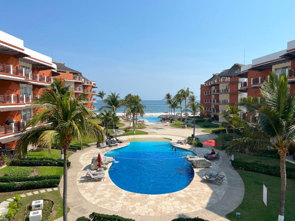 Beachfront in a peaceful Resort 8mi from Puerto Escondido - 1